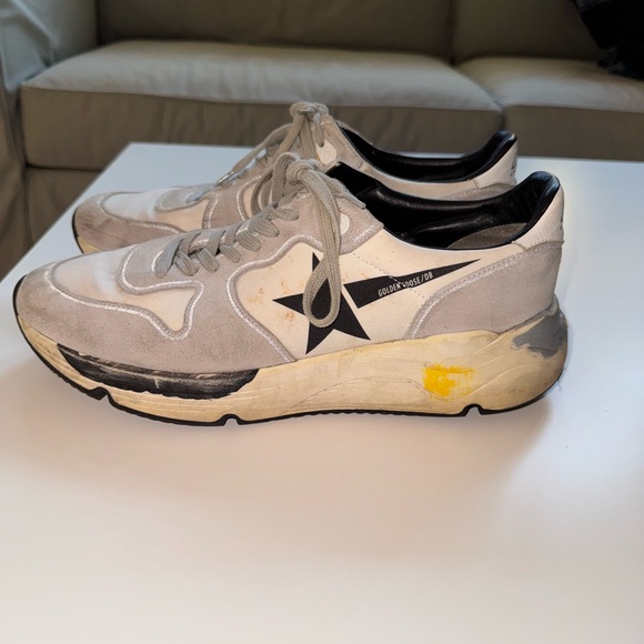 Men’s Golden Goose Running Shoe
European Size 42 (U.S Size 9) - Picture 3 of 6